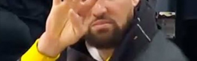 开云体育官网-母校女篮进NCAA四强！杜兰特INS晒克莱“四根手指”表情包庆祝